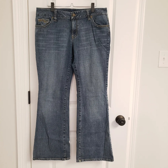 Bootcut Jeans Women Size 14 Apt 9 blue denim - Picture 1 of 12